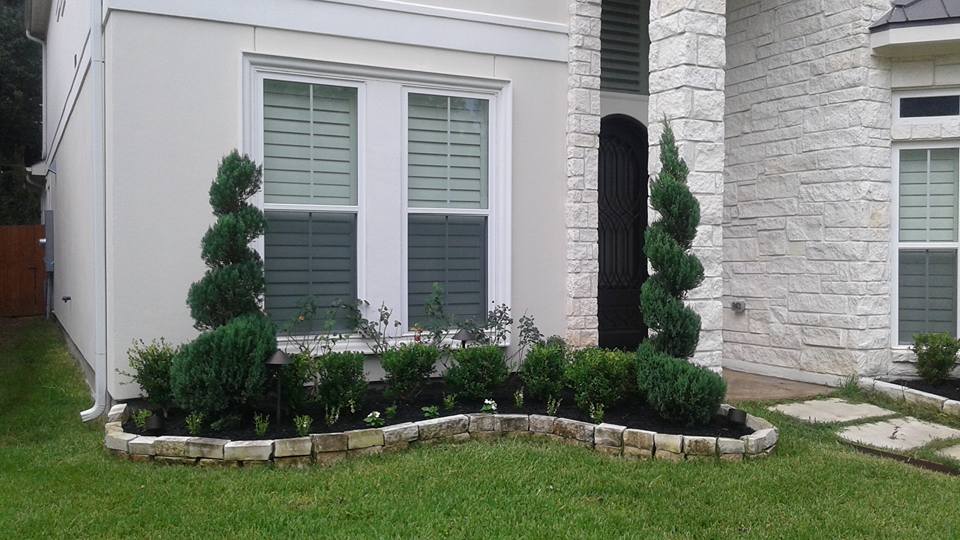 Backyard landscaping work in the Houston, Texas area