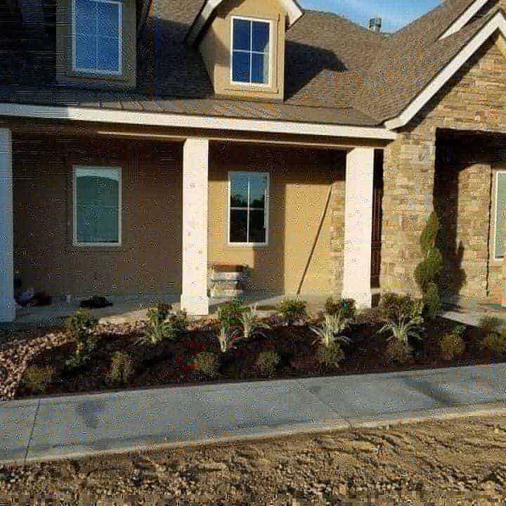 Houston, Texas local landscaper work by Helms Landscaping